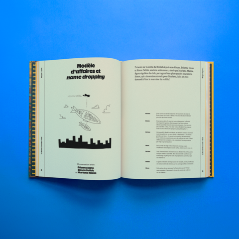 Vue d'une double page présentant une discussion animée entre Étienne Dano, Simon Delisle et Mariana Mazza, illustrée par un dessin satirique d'avion survolant une ville.